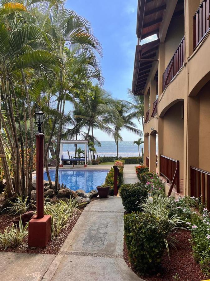 The Backyard Beachfront Hotel Jacó Exterior foto